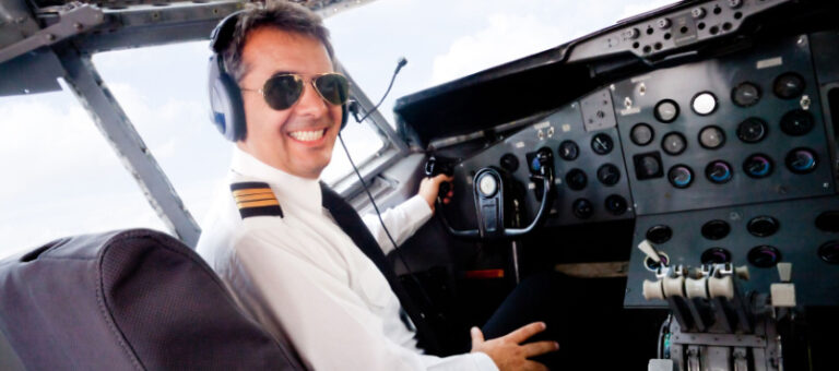 how-much-do-pilots-earn-in-the-us-airlink-flight-school